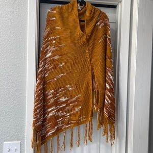 LuLaRoe Mimi shawl